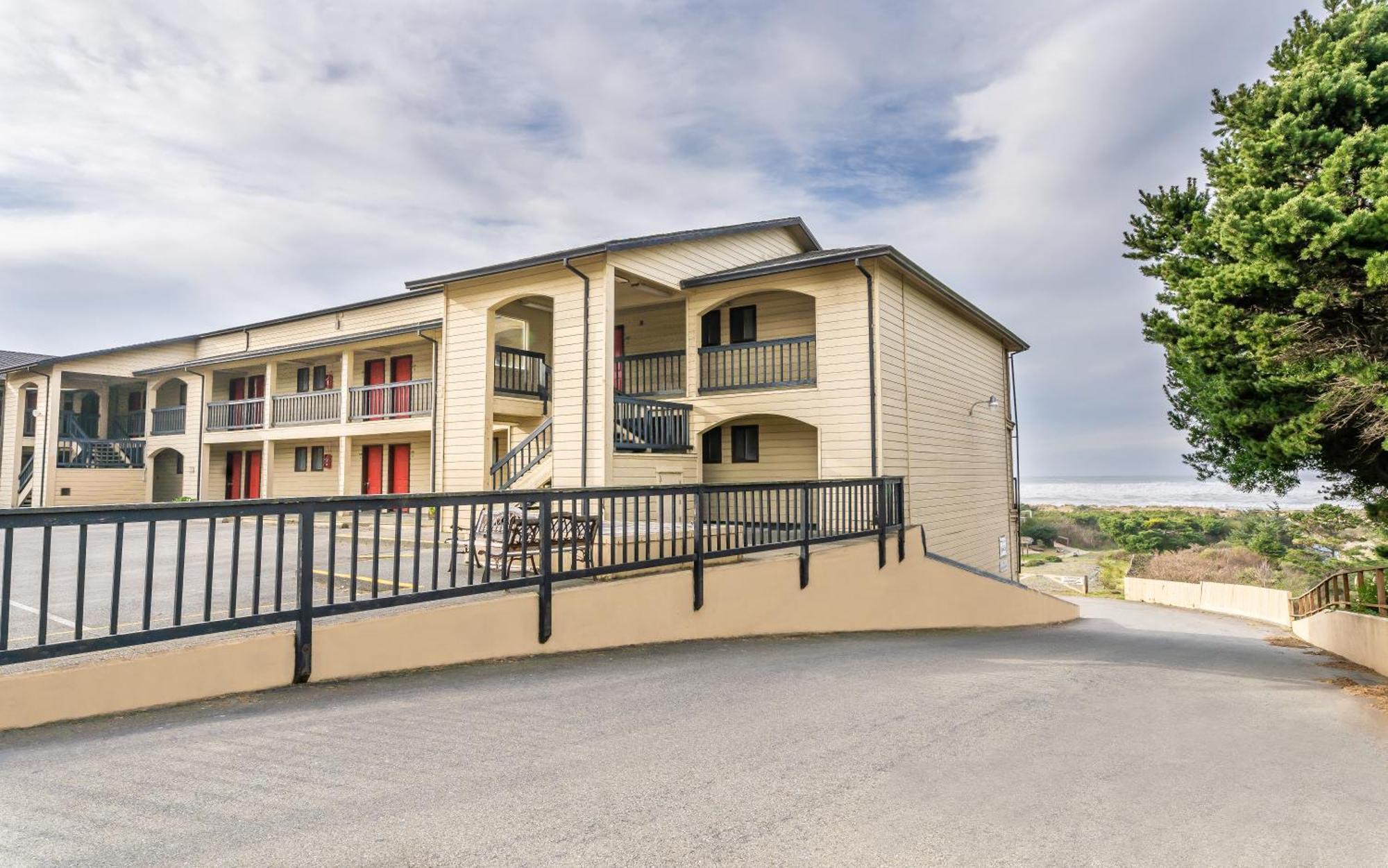 Gold Beach Inn エクステリア 写真