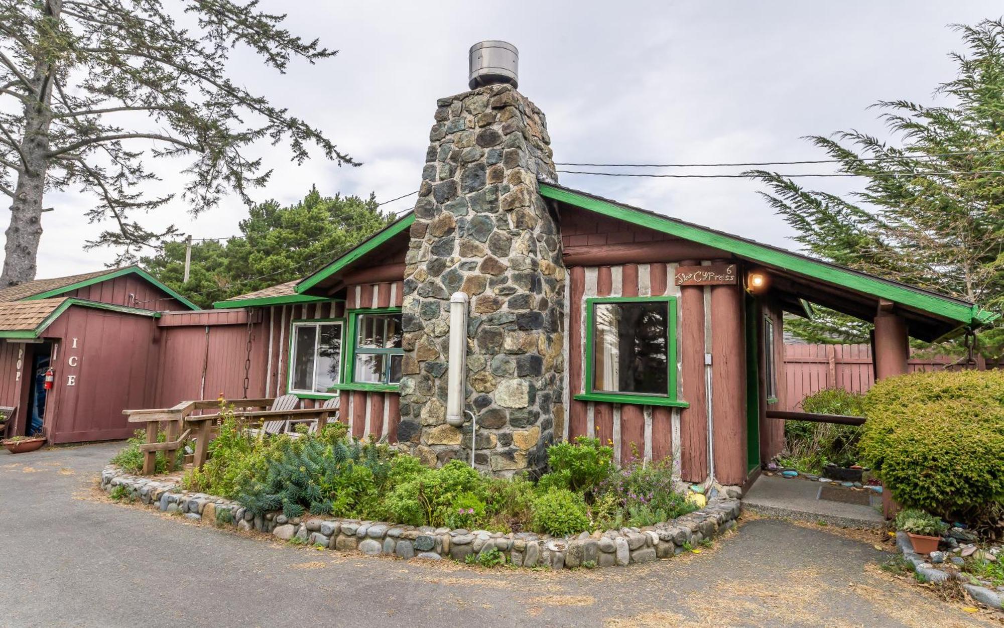 Gold Beach Inn エクステリア 写真